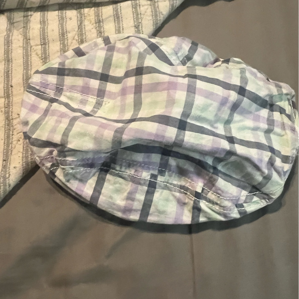 Old Navy Hat 
18-24 months
